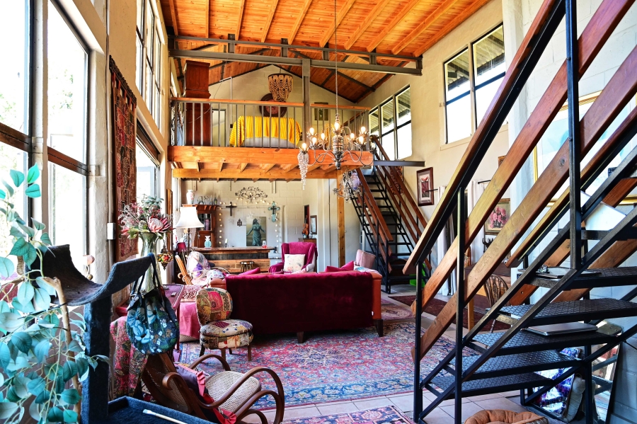8 Bedroom Property for Sale in Hoekwil Western Cape